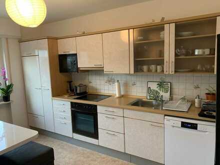 Attraktive 3-Zimmer Wohnung mit EBK und Balkon in Heidelberg ab sofort zu vermieten.