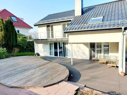 In Bestlage von Bielefeld: Repräsentatives Wohnhaus mit traumhaftem Garten oberhalb des Oetkerparks