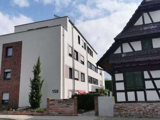 Exklusive 3,5-Zimmer-Penthouse-Wohnung in zentrumsnaher Lage zu vermieten