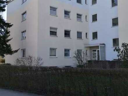 Preiswerte, modernisierte 3-Zimmer-Wohnung mit Balkon und EBK in Fürstenfeldbruck