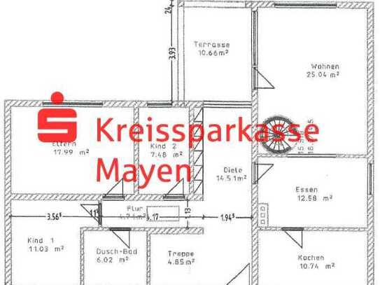 4-5 Zimmer-Erdgeschoßwohnung mit Garage / Carport und Gartenanteil