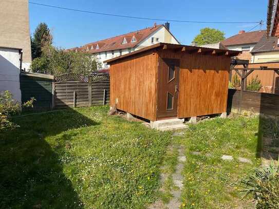 1-3 Familienhaus mit Garten "leerstehend"