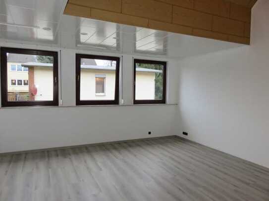 Studio-Apartment mit offener Galerie, ca. 55 qm, renoviert, zum 1.4.2025 oder früher zu vermieten