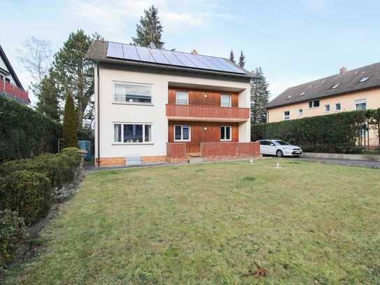 Großes renovierungsbedürftiges Einfamilienhaus mit schönem Garten & Garage in guter Lage von Amberg