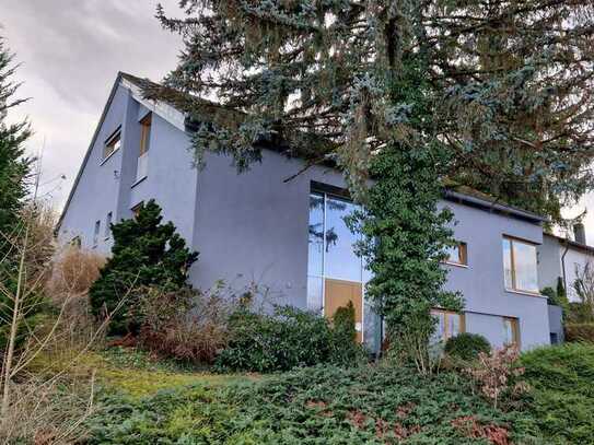 Modernes Einfamilienhaus mit Weitblick und luxuriöser Innenausstattung