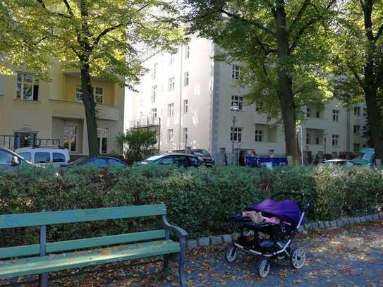 Lichtdurchflutete kernsanierte Wohnung in Berlin, Charlottenburg