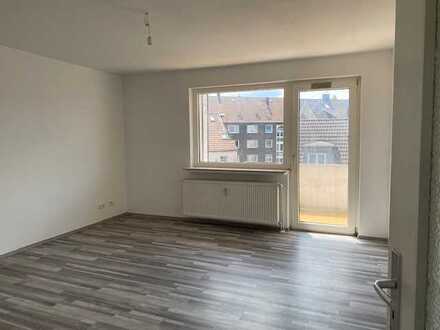 Schöne 2-Zimmer Wohnung mit Balkon in Duisburg-Mittelmeiderich!