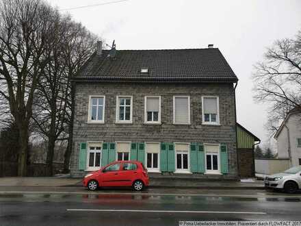 Mehrfamilienhaus mit großem Entwicklungspotential !