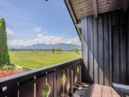 Einfamilienhaus unverbaubar mit Blick auf eine spektakuläre Bergkulisse und das Murnauer Moos.