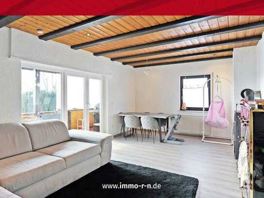 +++ Charmante 4 ZKB Maisonettewohnung mit Kamin, EBK, Balkon und separatem Hauseingang +++