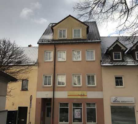 Schöne 2-Zimmer Eigentumswohnung in zentraler, aber ruhiger Lage