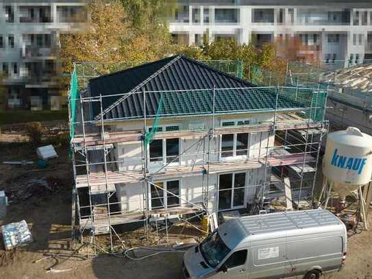 LETZTES HAUS: Modernes Neubau-Einfamilienhaus im ruhigen Berliner Norden