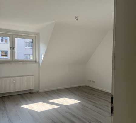 komplett sanierte 2 - Zimmer Wohnung