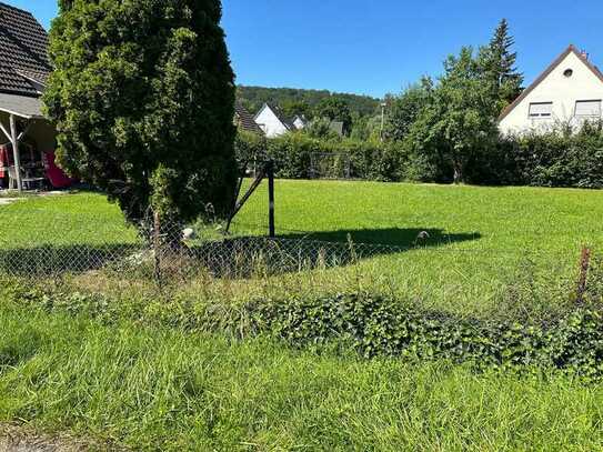 Bauplatz mit genehmigtem Bauantrag