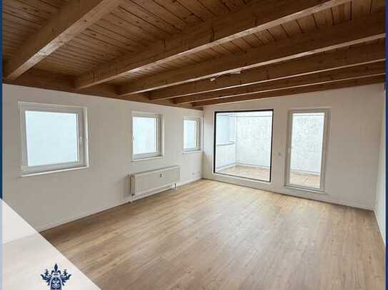 Wunderschöne lichtdurchflutete Dachgeschosswohnung mit großzügiger Dachterrasse!