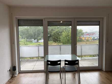 Neuwertige Wohnung mit vier Zimmern sowie Balkon und Einbauküche in Ingolstadt