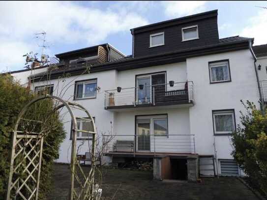 Gemütliche Dachgeschosswohnung mit Balkon in Neukirchen-Vluyn