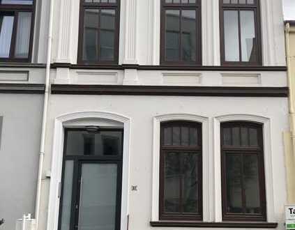 Exklusive, geräumige 1-Zimmer-DG-WG-Wohnung in Bremen Neustadt