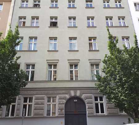 ALTBAUWOHNUNG MIT BALKON NAHE ZIONSKIRCHE ERSTBEZUG NACH SANIERUNG