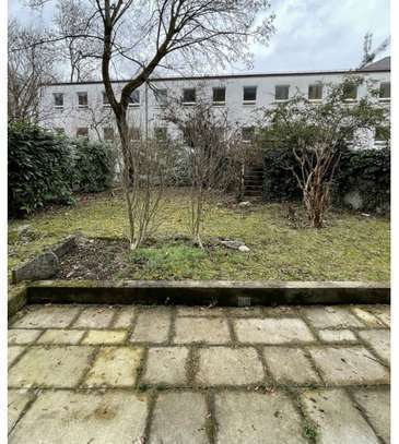 Tolle 2-Zimmer-EG-Wohnung mit großem Garten und Stellplatz im Herzen Schwabings