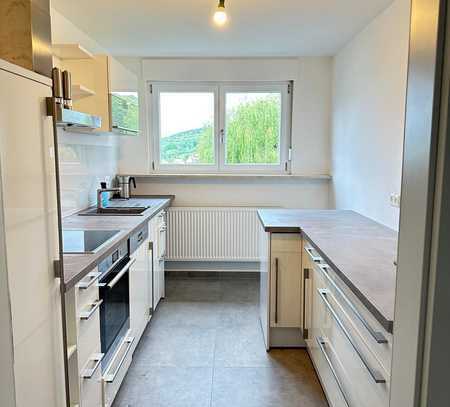 Helle 3-Zimmer DG-Wohnung mit EBK und Balkon in Leinburg Ortsteil Weißenbrunn