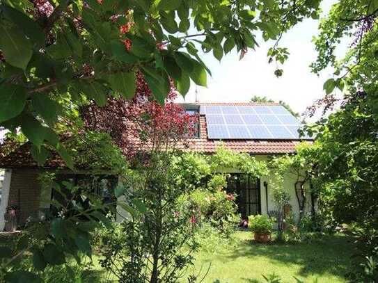 **Traumhaus mit Traumgarten** Attraktives EFH mit herrlichem Garten in bester Wohnlage Neufahrn (S1)