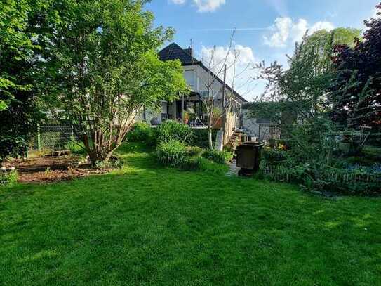 4,5 Zimmer Doppelhaushälfte mit großem Garten /Garage - nähe Forstwald