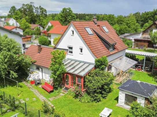 Charmantes Einfamilienhaus in ruhiger und begehrter Sackgassenlage mit wunderschönem Garten!