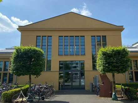 Loft-Büros hinter historischer Fassade zu vermieten