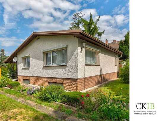 99qm Haus auf 1.186m² Grundstück mit Garagen & Nebengebäuden, gute & zentrale Lage in Hennigsdorf