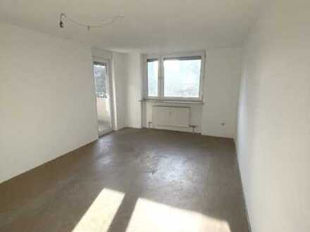 Großzügige helle 4-Zimmer Wohnung in N-Langwasser!