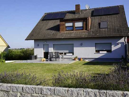 Einfamilienhaus inkl. Einliegerwhg. und wunderschönem Fernblick