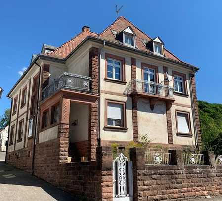 Renovierungsbedürftige Fabrikantenvilla in Clausen