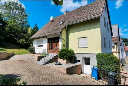 Tolles Einfamilienhaus mit großem Garten und Grundstück in ruhiger Lage zu verkaufen