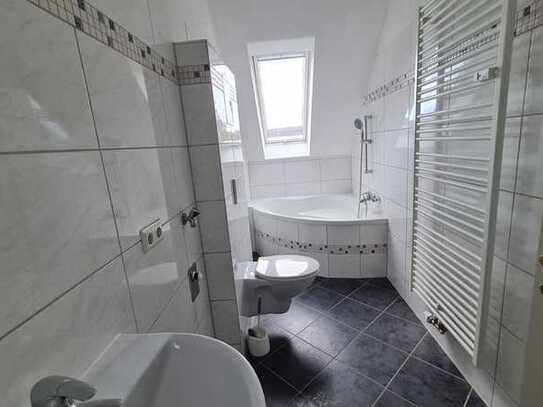 ****EINBAUKÜCHE möglich-Geräumige 2-Zimmer Wohnung im Dachgeschoß****