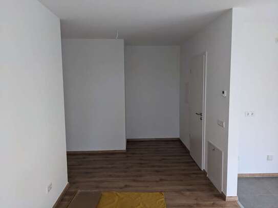 1,5 Zimmer Wohnung im Erstbezug

Wir vermieten eine 33qm große Wohnung im Erstbezug.