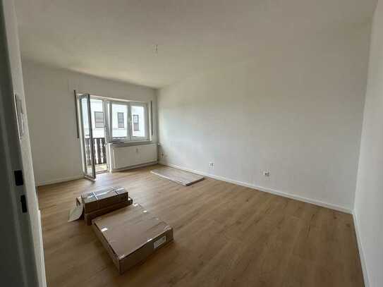 Renovierte 1-Zi.-Wohnung mit Einbauküche und Balkon in Egelsbach!
