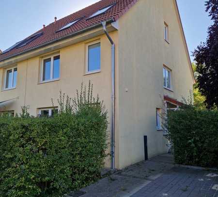 Familienfreundliche 6-Zimmer- DHH in der Frohnauer Siedlung " Am Poloplatz"