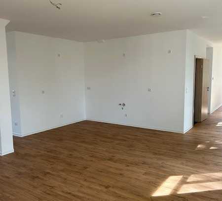 Erstbezug nach Sanierung mit Balkon: Freundliche 3-Raum-Loft-Wohnung mit geh. Innenausstattung