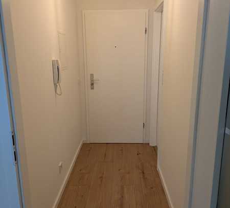 Neu sanierte 1-Raum-Wohnung mit abgetrennter Küche und Balkon in Heilbronn-Zentrum