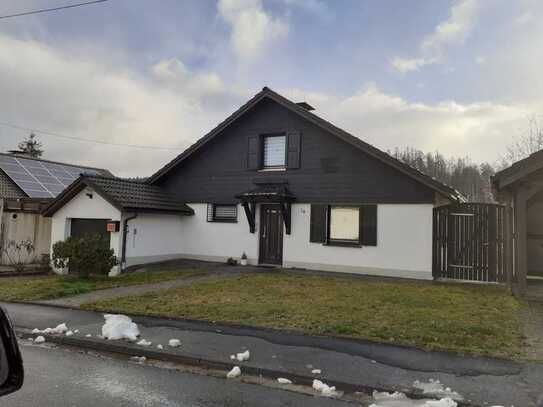 Sauerland Architecten Bungalow mit gehobener Innenausstattung in Allendorf (Eder) Bromskirchen