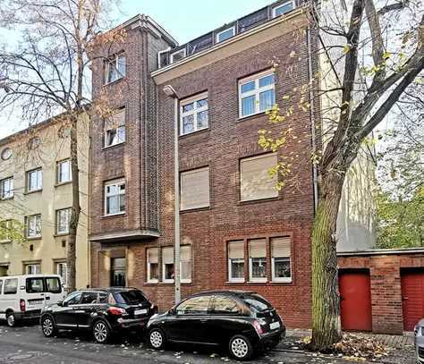 Herrschaftlicher Altbau mit hoher Rendite vollvermietet