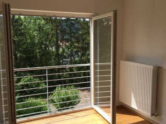 Stilvolle, gepflegte 1-Zimmer-Terrassenwohnung mit Balkon und EBK in Würzburg