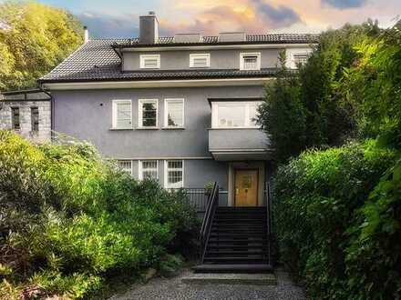 Wunderschöne Altbau-Villa in grüner Lage mit Stadtblick am Fuße des Bopsers an der Neuen Weinsteige