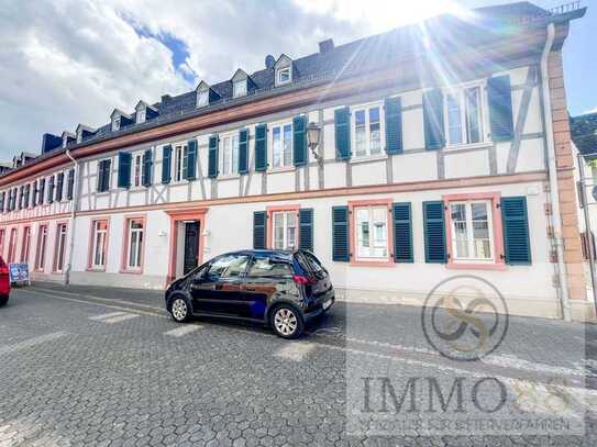 Wunderschöne, sanierte 3 Zi. Wohnung barrierefrei inkl. 2 Tiefgaragen ruhig & zentral in Geisenheim