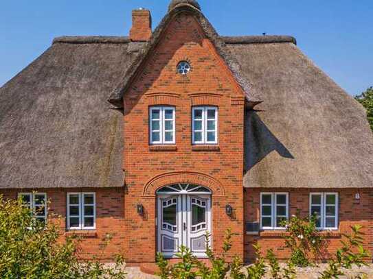 Einfamilienhaus unter Reet in ruhiger Lage