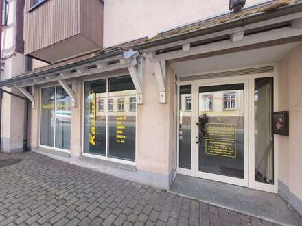 Hier ist vieles möglich: Flexible Büro - oder Ladenfläche in zentraler Lage von Eisingen.