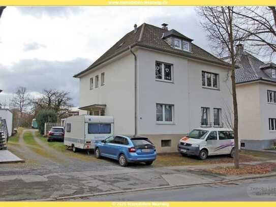 ETW im Zweifamilienhaus: Erdgeschoss, Stellplatz, Garten uund Terrasse