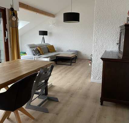 Sanierte 5-Raum-Wohnung mit Balkon und Einbauküche in Aalen