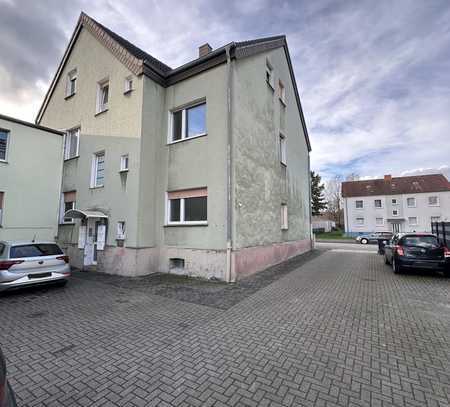 Renditestarkes MFH-ca. 6 % Rendite, Garagen & großes Grundstück mit sofortigem Steigerungspotenzial!